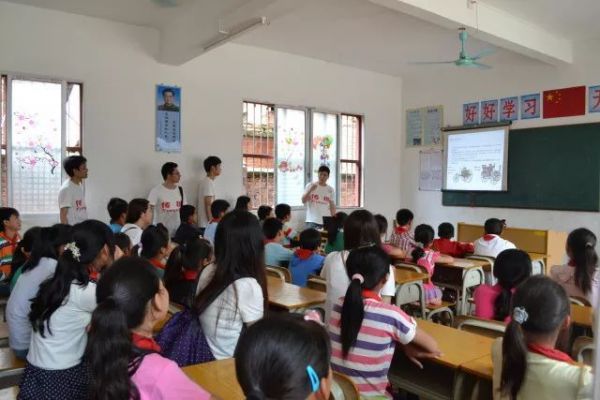 3广汽传祺青年走进新村小学